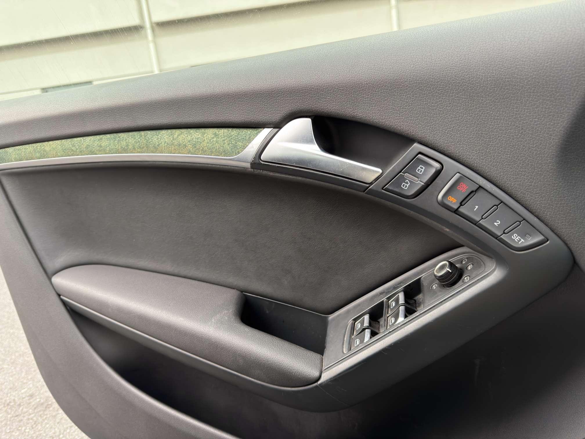 Audi S5 2010 thumb 6