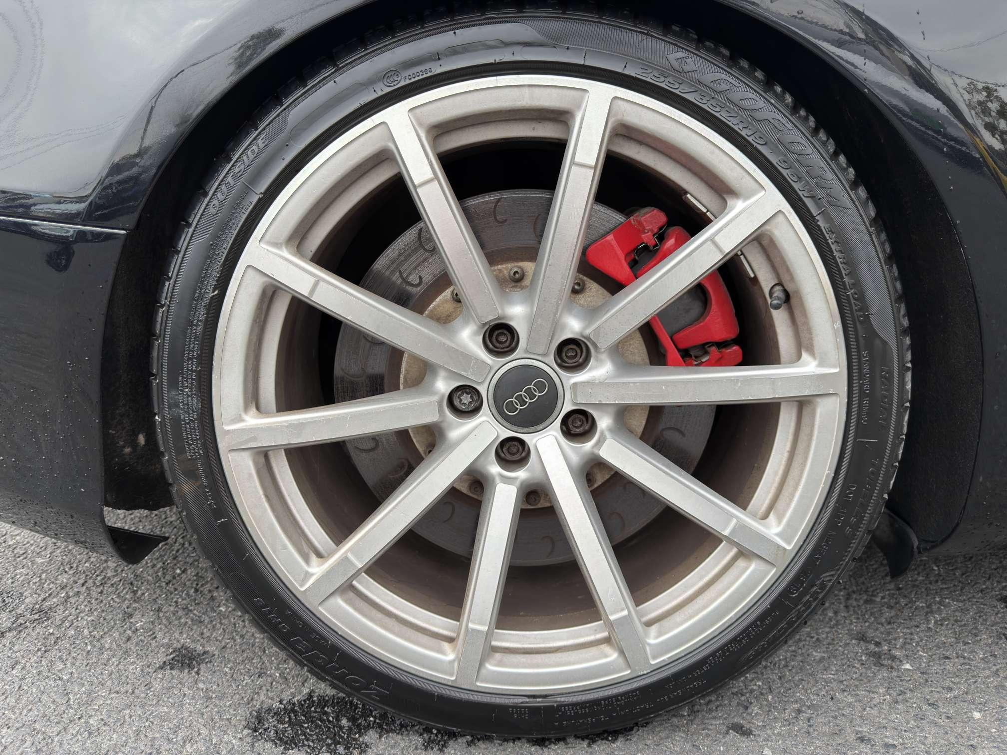Audi S5 2010 thumb 7