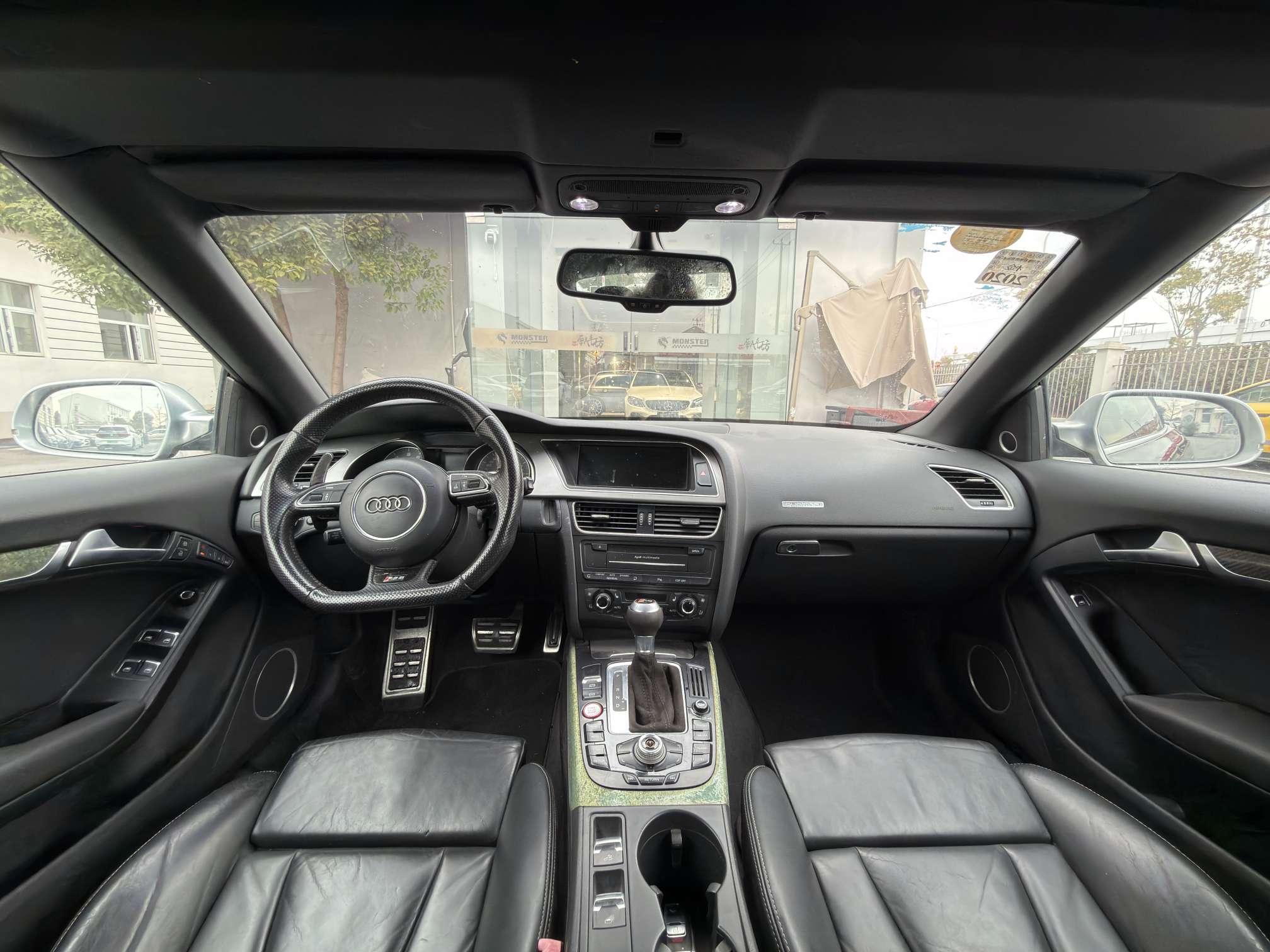 Audi S5 2010 thumb 9