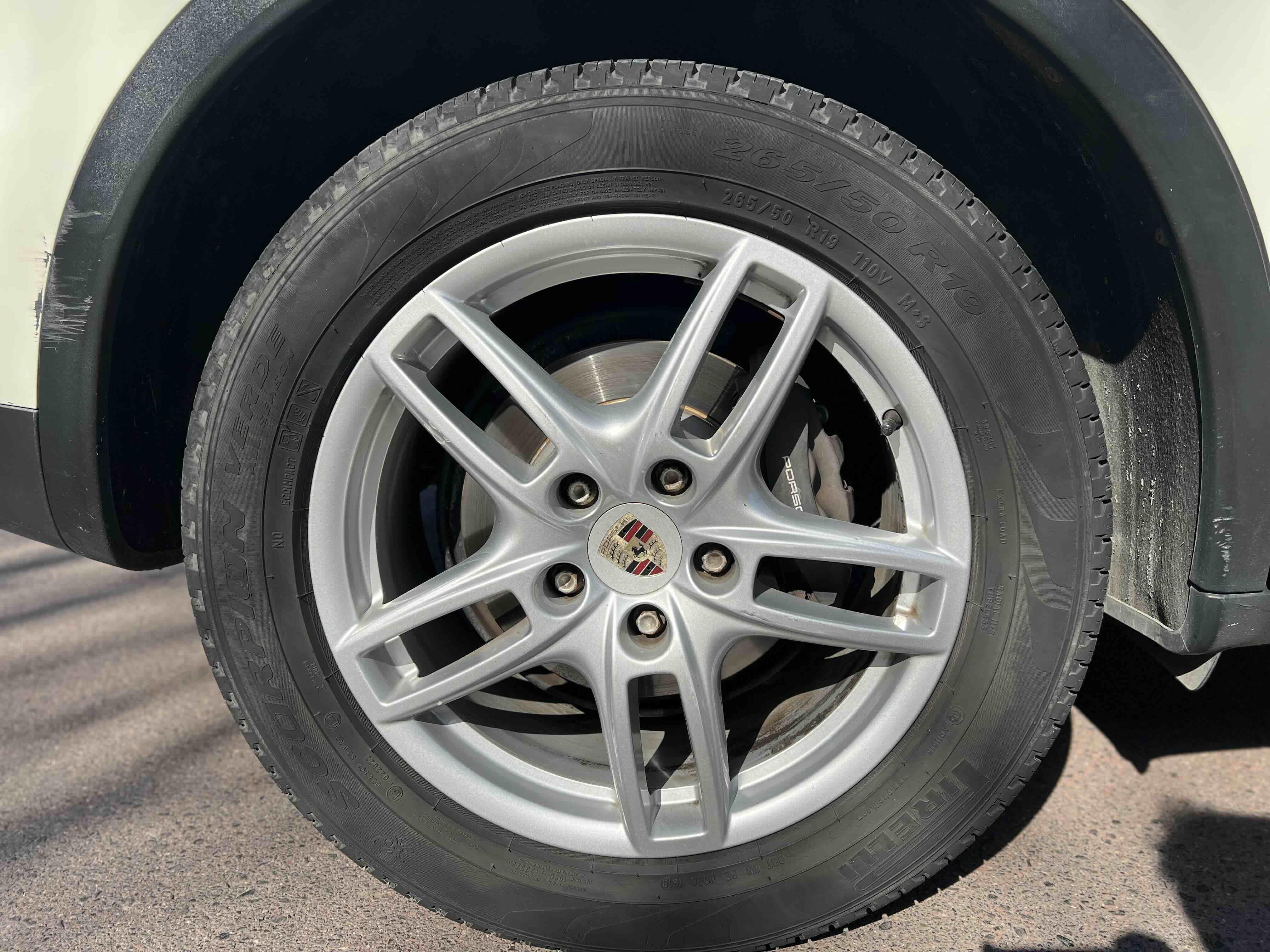 Porsche Cayenne 2011 thumb 5