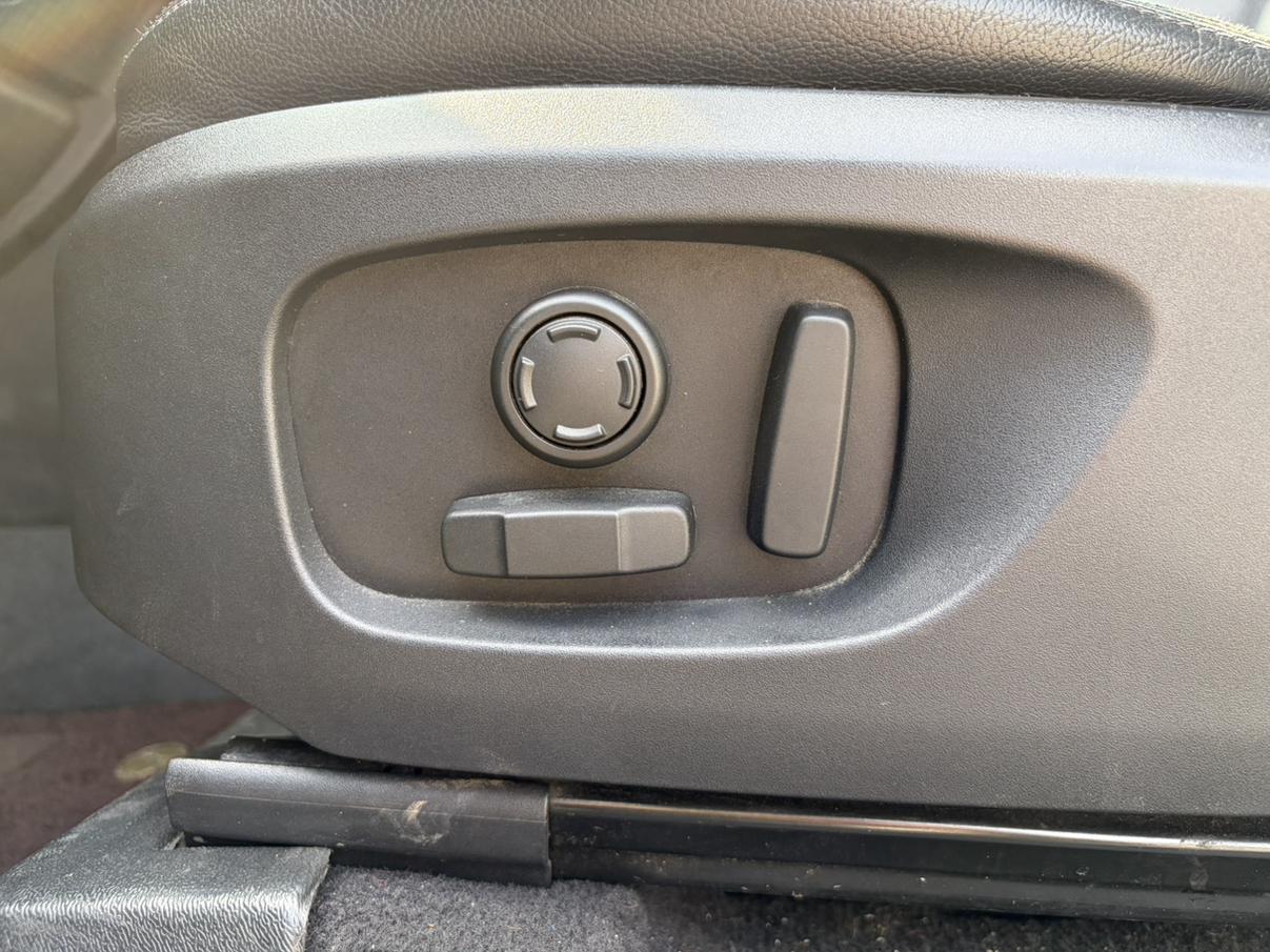 Land Rover Discovery Sport 2018 thumb 10