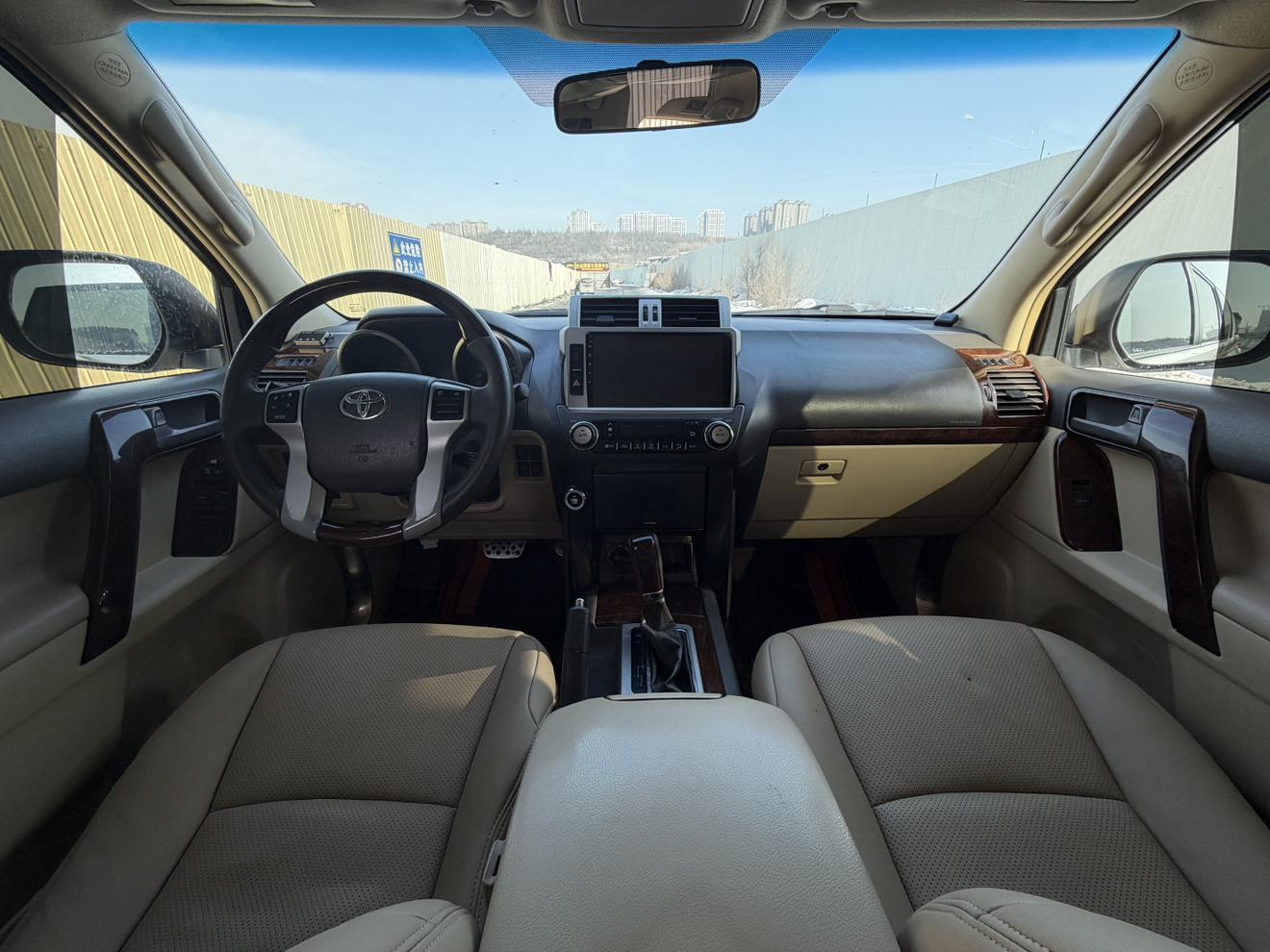 Toyota Land Cruiser Prado 2015 thumb 5