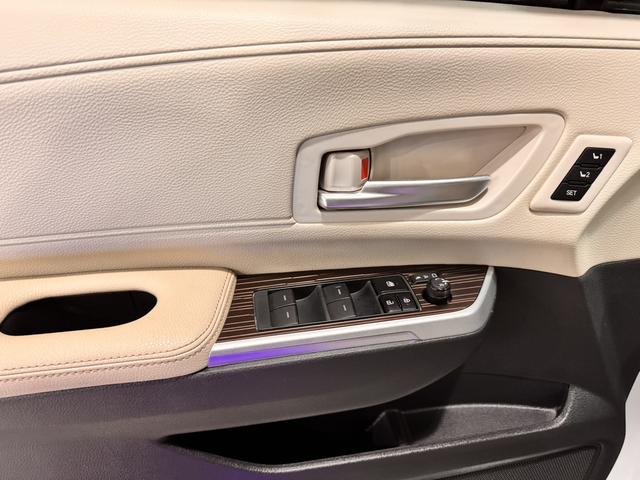 Toyota Granvia 2023 thumb 11