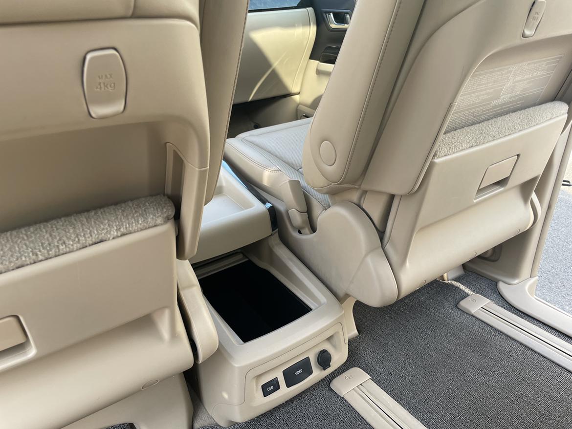 Toyota Alphard 2013 thumb 10