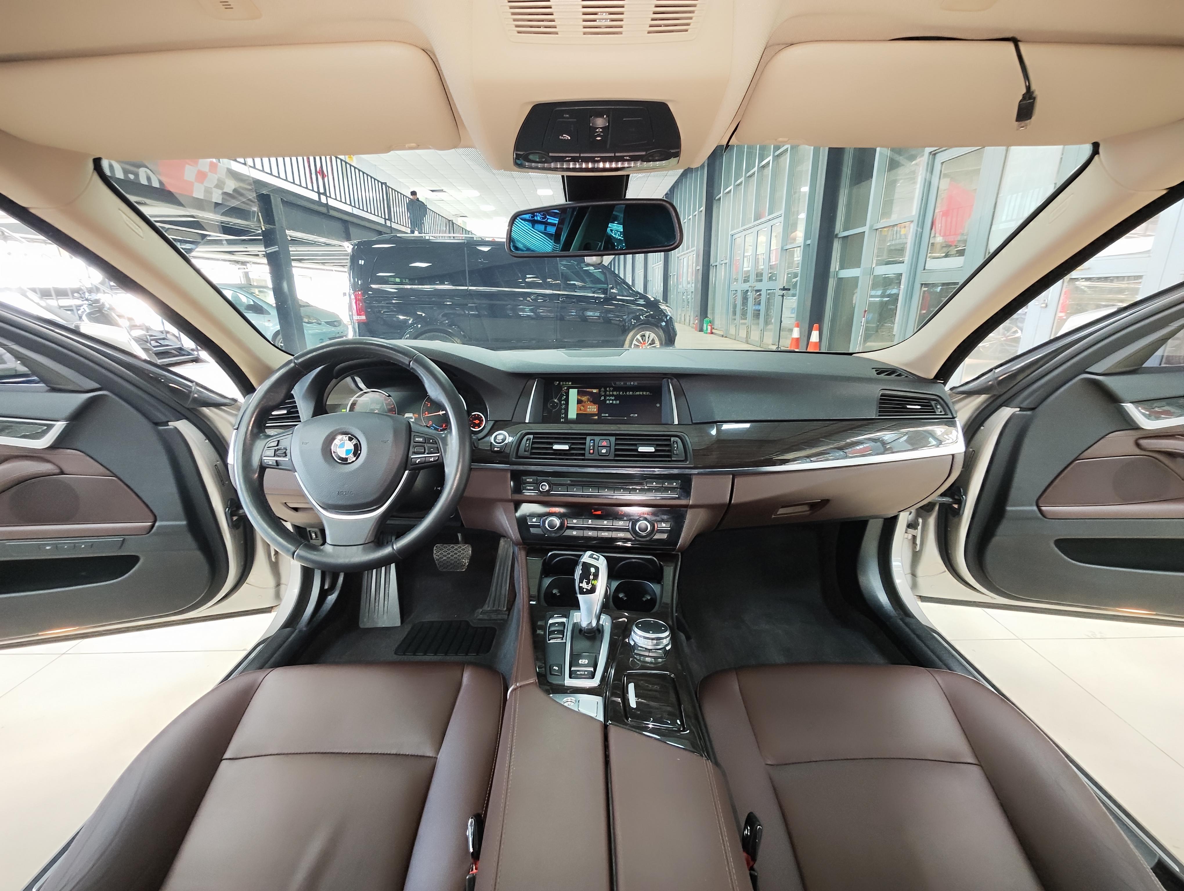 BMW 5 серии 2015 thumb 9