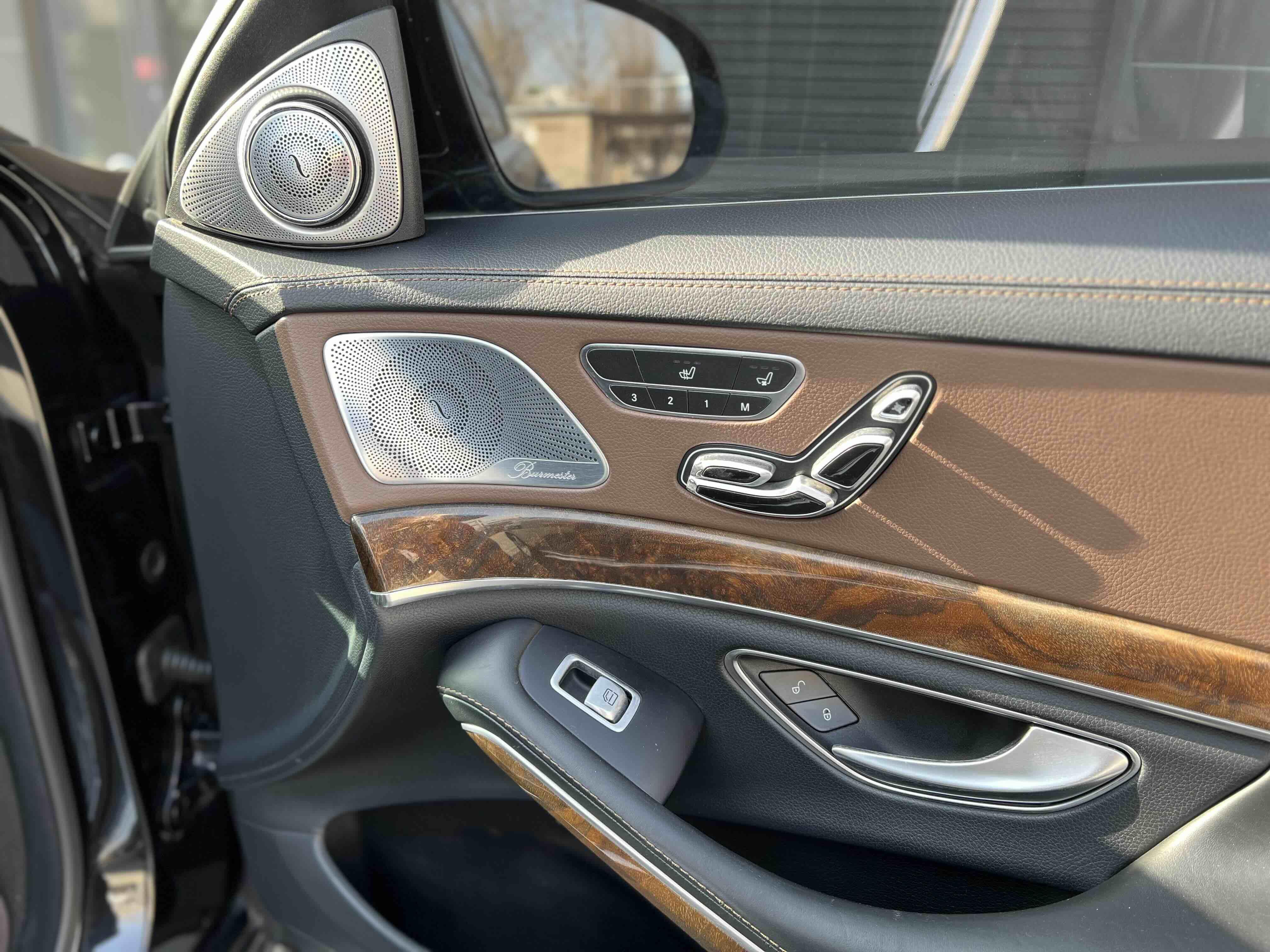 Mercedes-Benz S-Class 2015 thumb 12