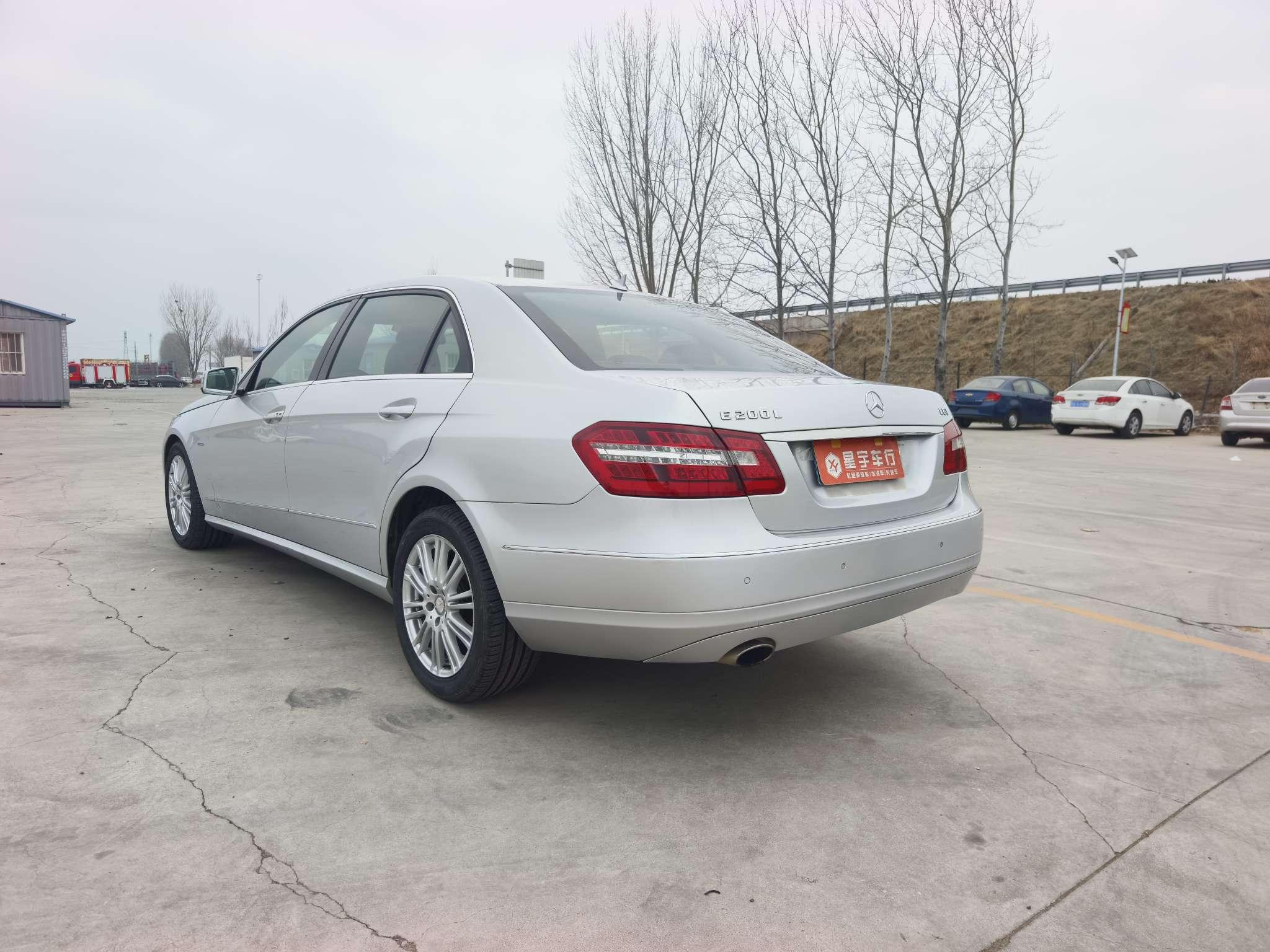 Mercedes-Benz E-Class 2011 thumb 3