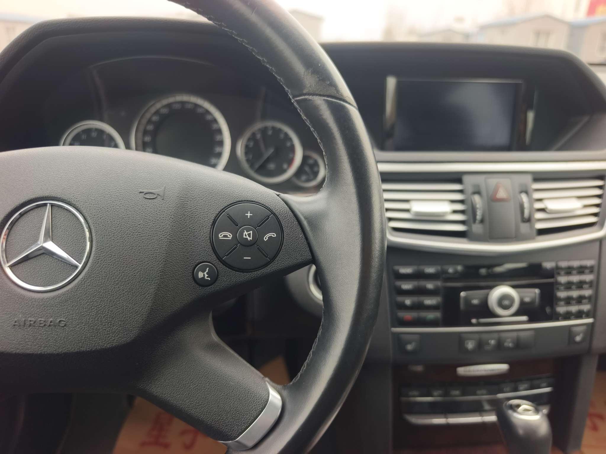 Mercedes-Benz E-Class 2011 thumb 11