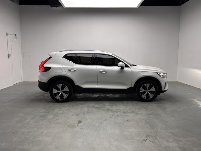 Volvo XC40 2024 thumb 5