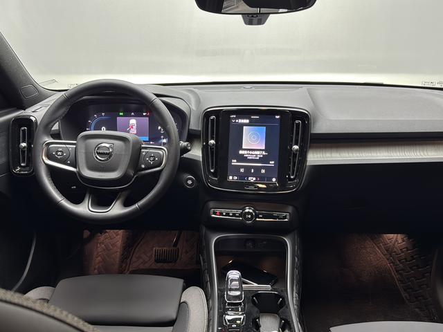 Volvo XC40 2024 thumb 6
