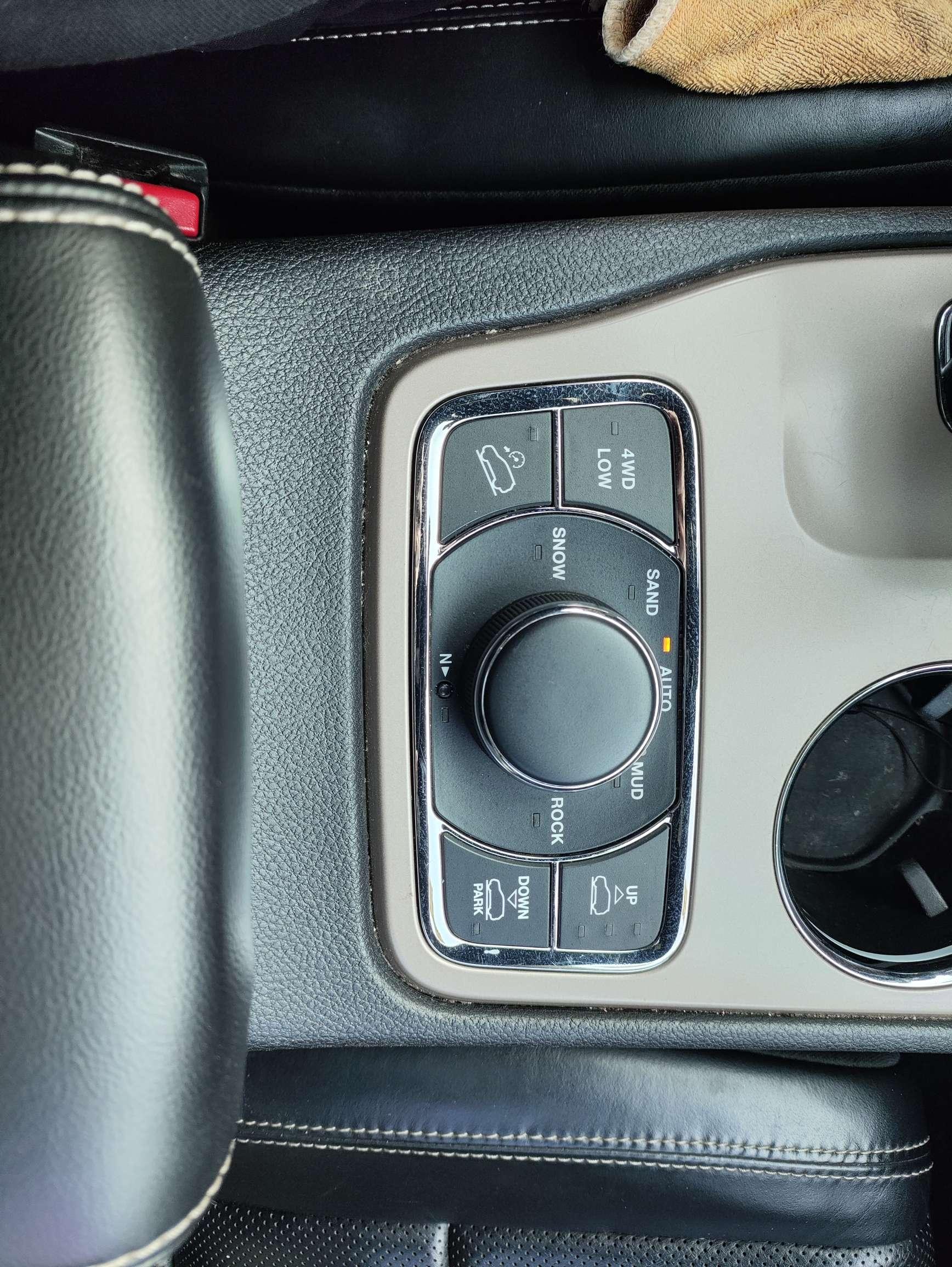 Jeep Grand Cherokee 2016 thumb 4