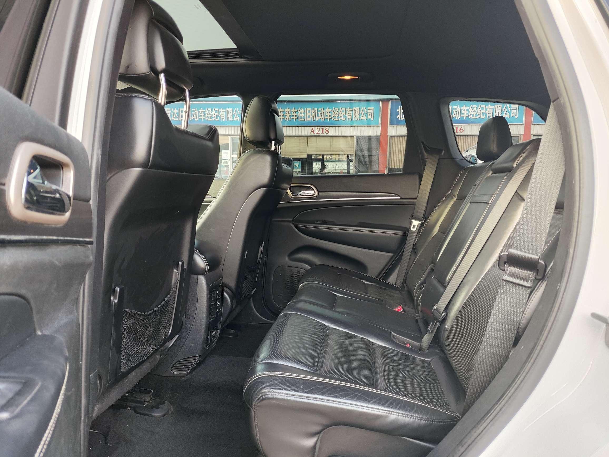 Jeep Grand Cherokee 2016 thumb 11