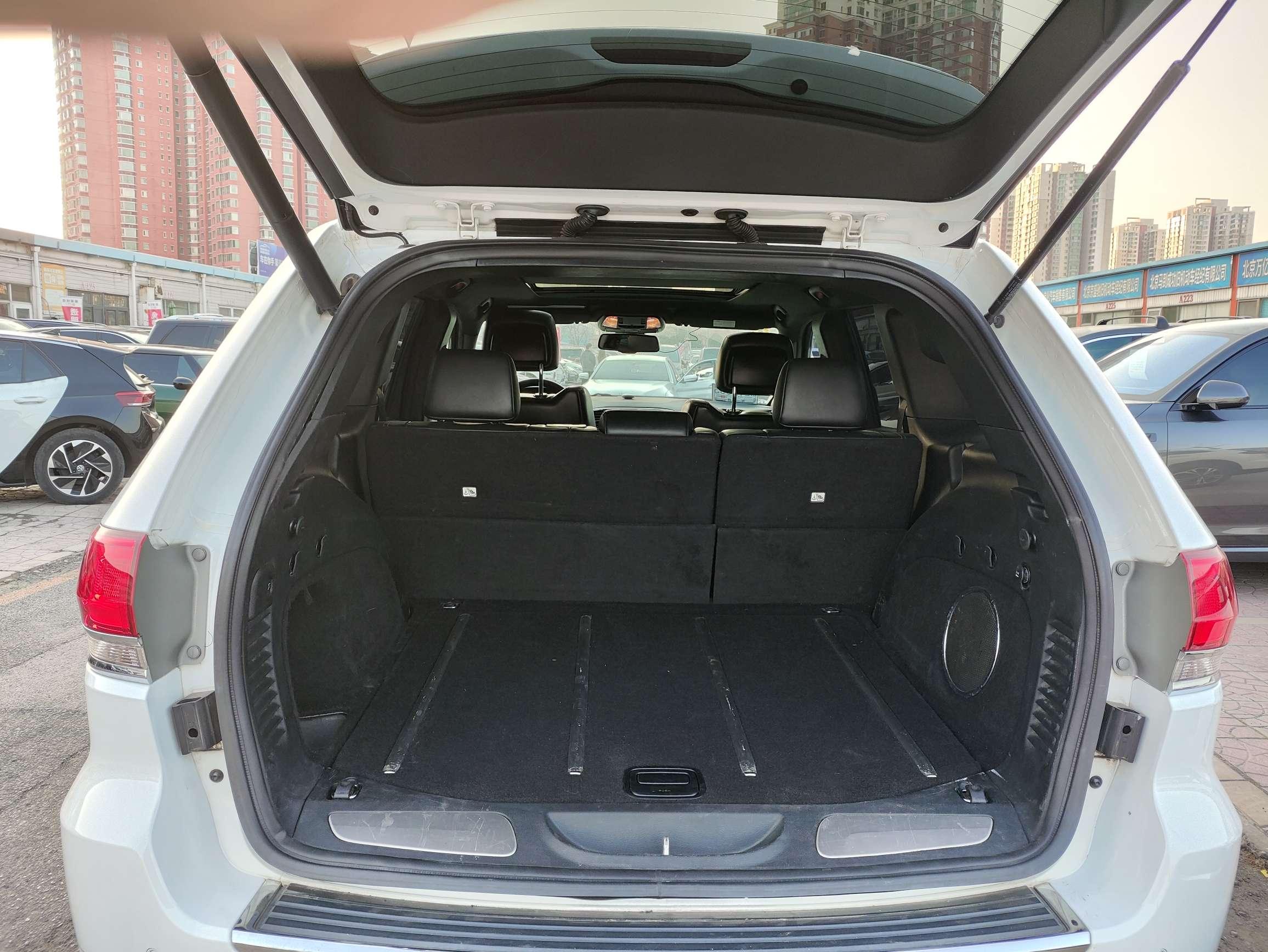 Jeep Grand Cherokee 2016 thumb 12