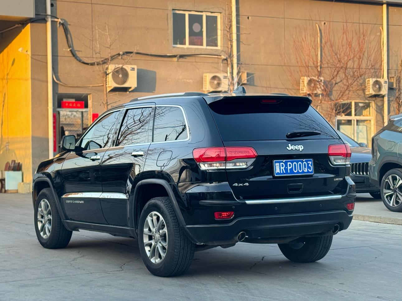 Jeep Grand Cherokee 2016 thumb 3