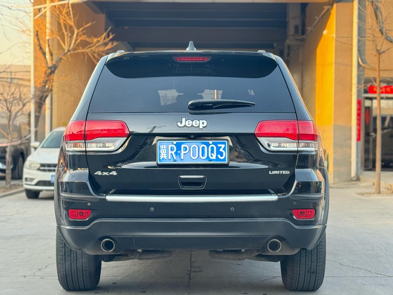 Jeep Grand Cherokee 2016 thumb 4