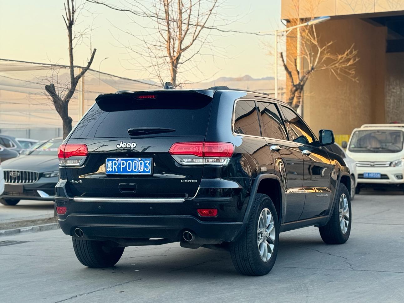 Jeep Grand Cherokee 2016 thumb 5