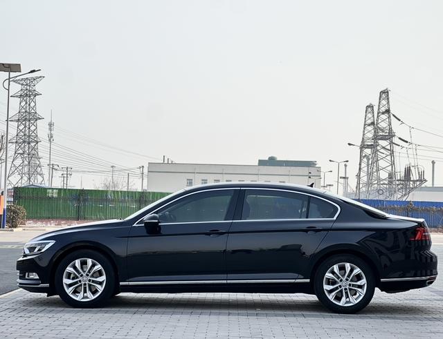 Volkswagen Magotan 2019 thumb 2