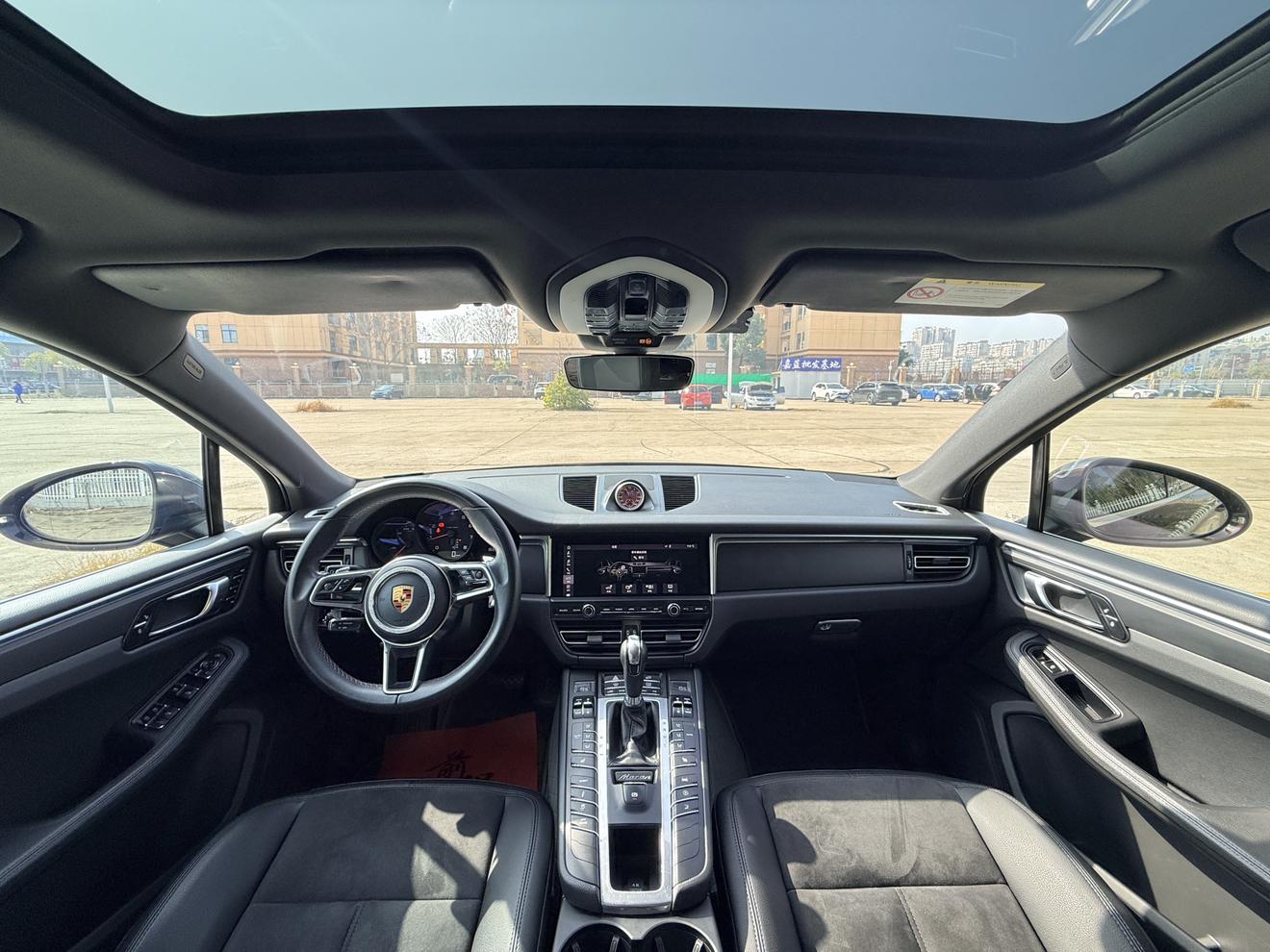 Porsche Macan 2019 thumb 11