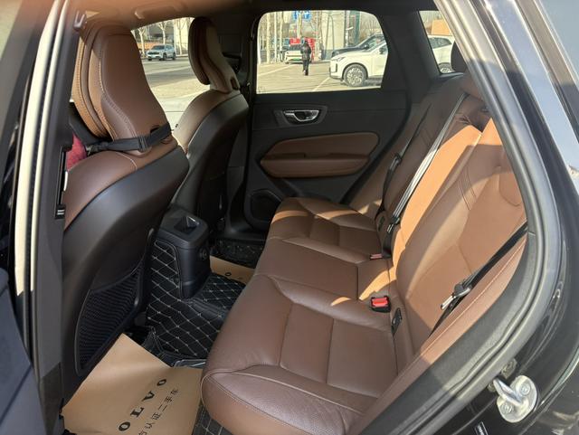 Volvo XC60 2024 thumb 4