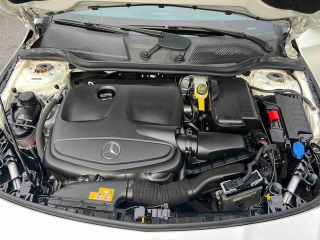 Mercedes-Benz CLA 2018 thumb 12