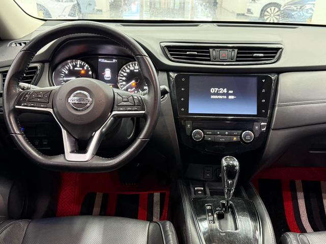 Nissan X-Trail 2019 thumb 2