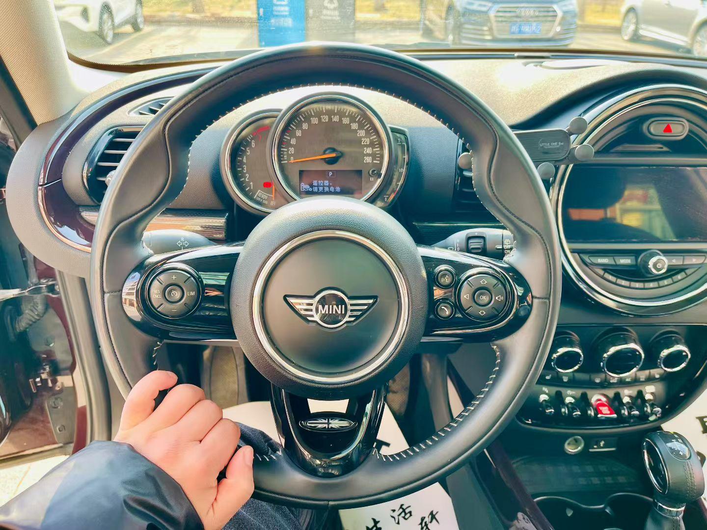 Mini Clubman 2018 thumb 5