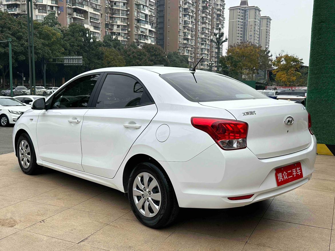 Hyundai Solaris 2021 thumb 2