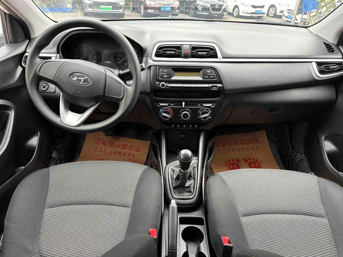 Hyundai Solaris 2021 thumb 6