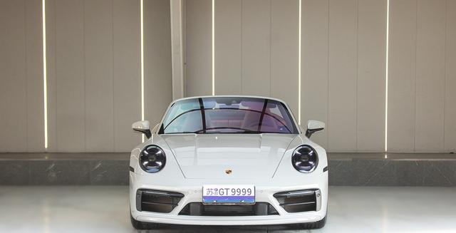 Porsche 911 2022 thumb 7