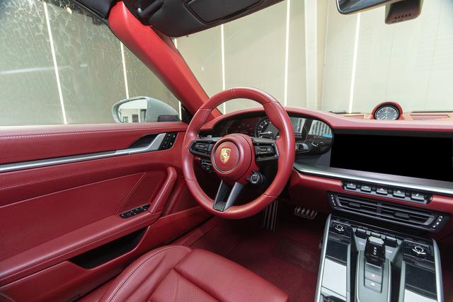 Porsche 911 2022 thumb 9