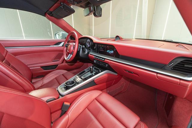 Porsche 911 2022 thumb 11