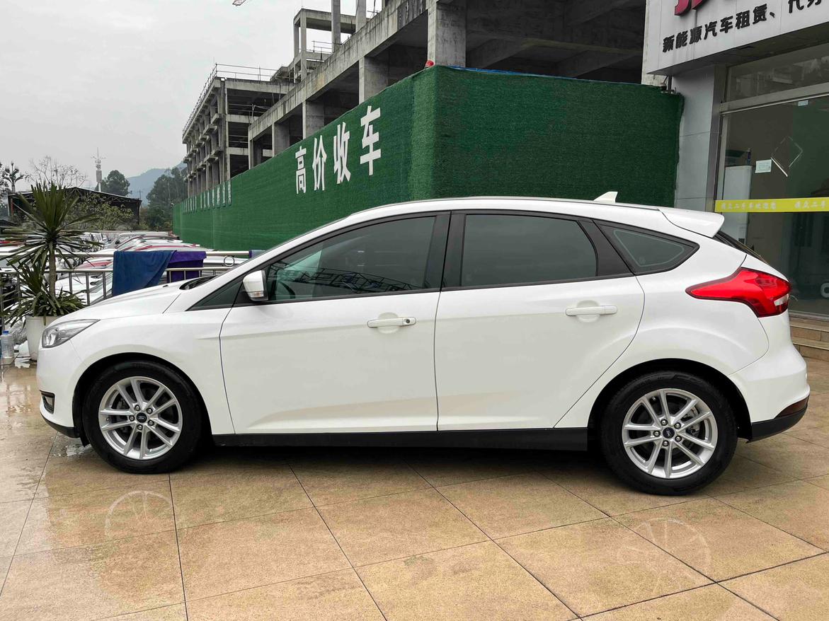 Ford Focus ST 2017 thumb 2