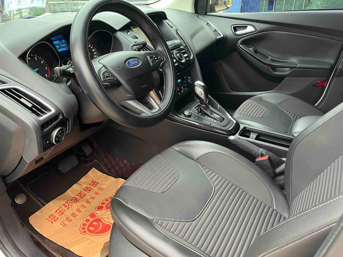 Ford Focus ST 2017 thumb 11