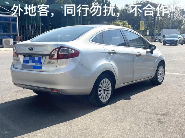 Ford Fiesta 2012 thumb 2