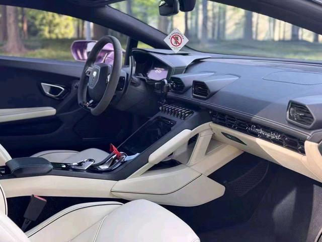 Lamborghini Huracán 2019 thumb 3