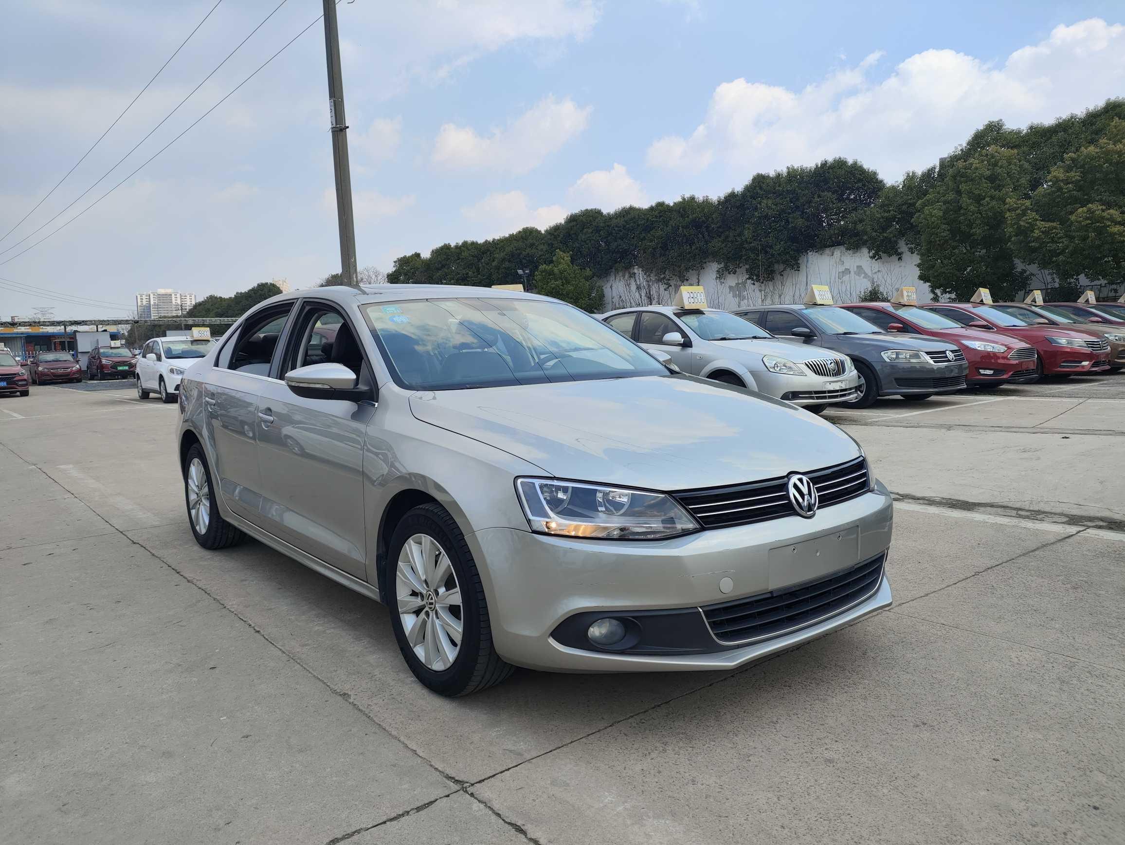 Volkswagen Sagitar 2015 thumb 11