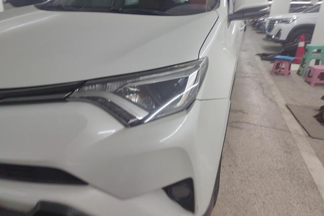 Toyota RAV4 2018 thumb 3