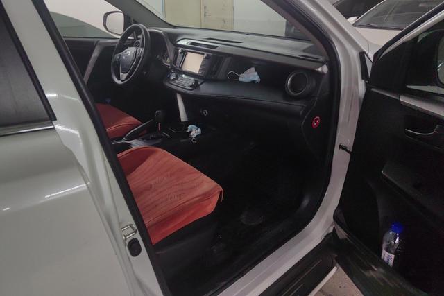 Toyota RAV4 2018 thumb 7