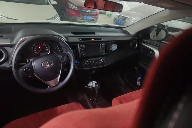 Toyota RAV4 2018 thumb 11