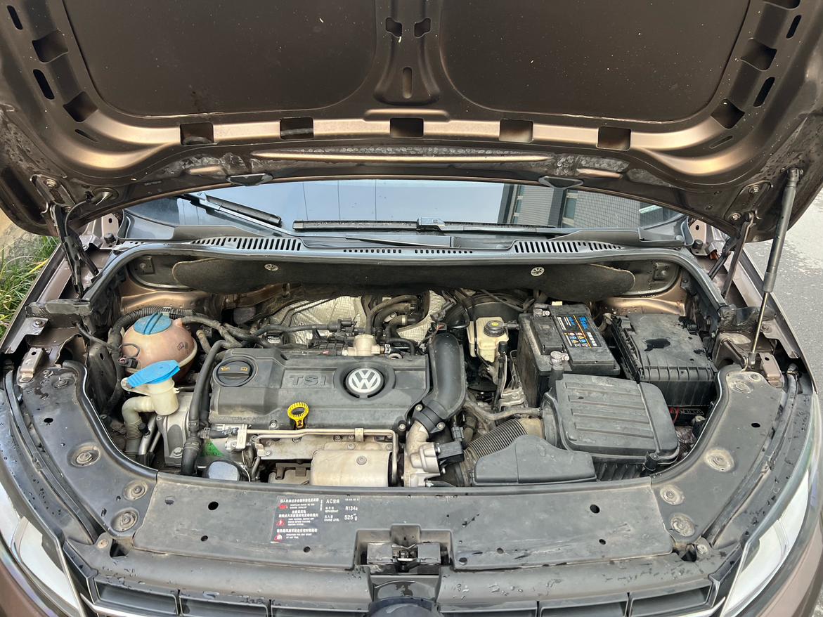 Volkswagen Touran 2014 thumb 4