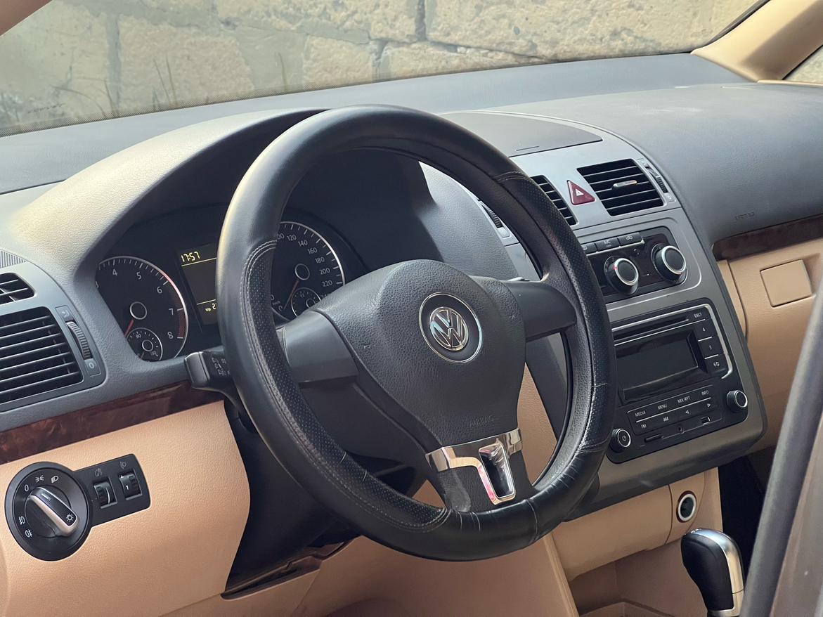 Volkswagen Touran 2014 thumb 12