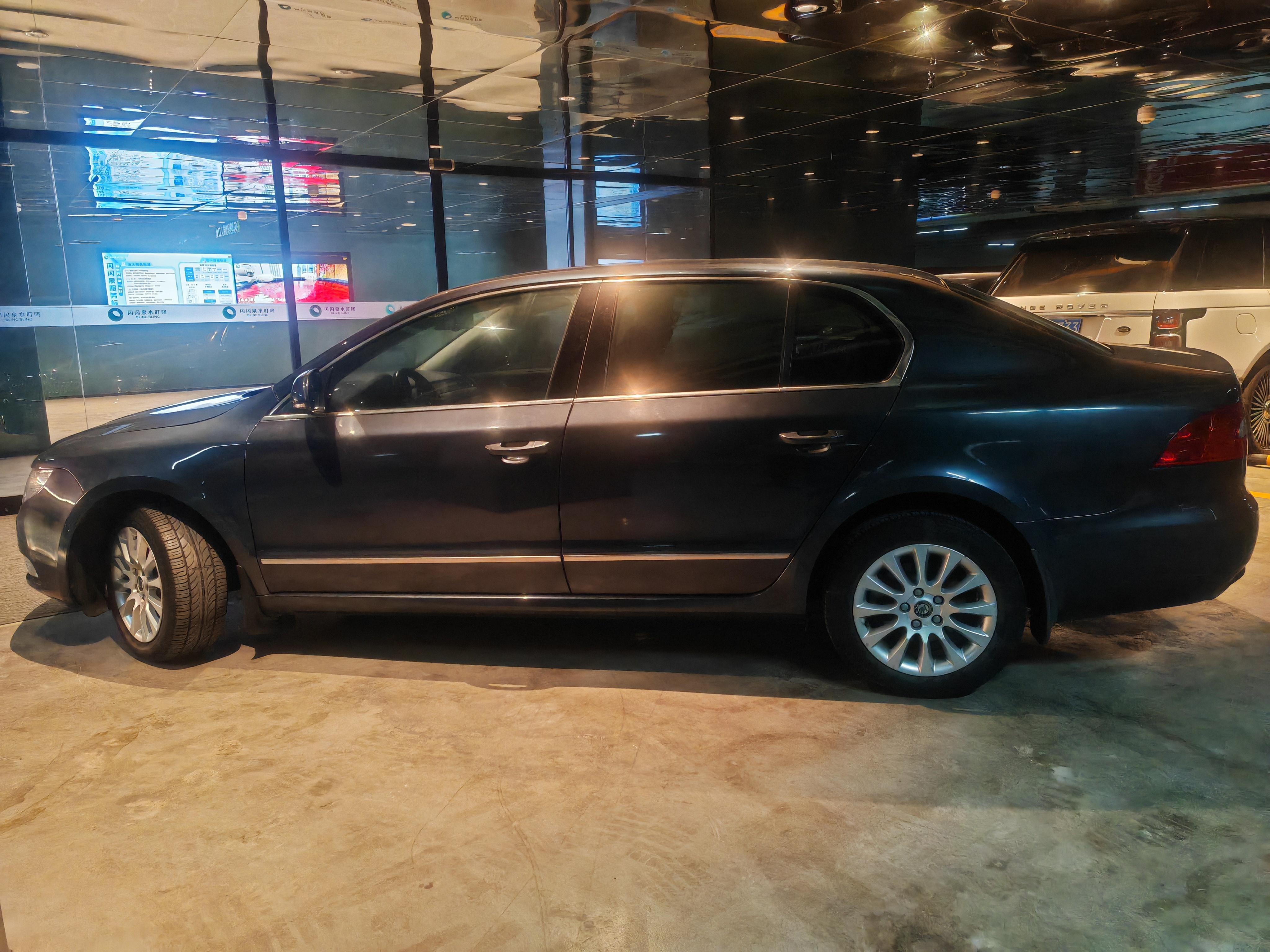 Skoda Octavia 2010 thumb 2