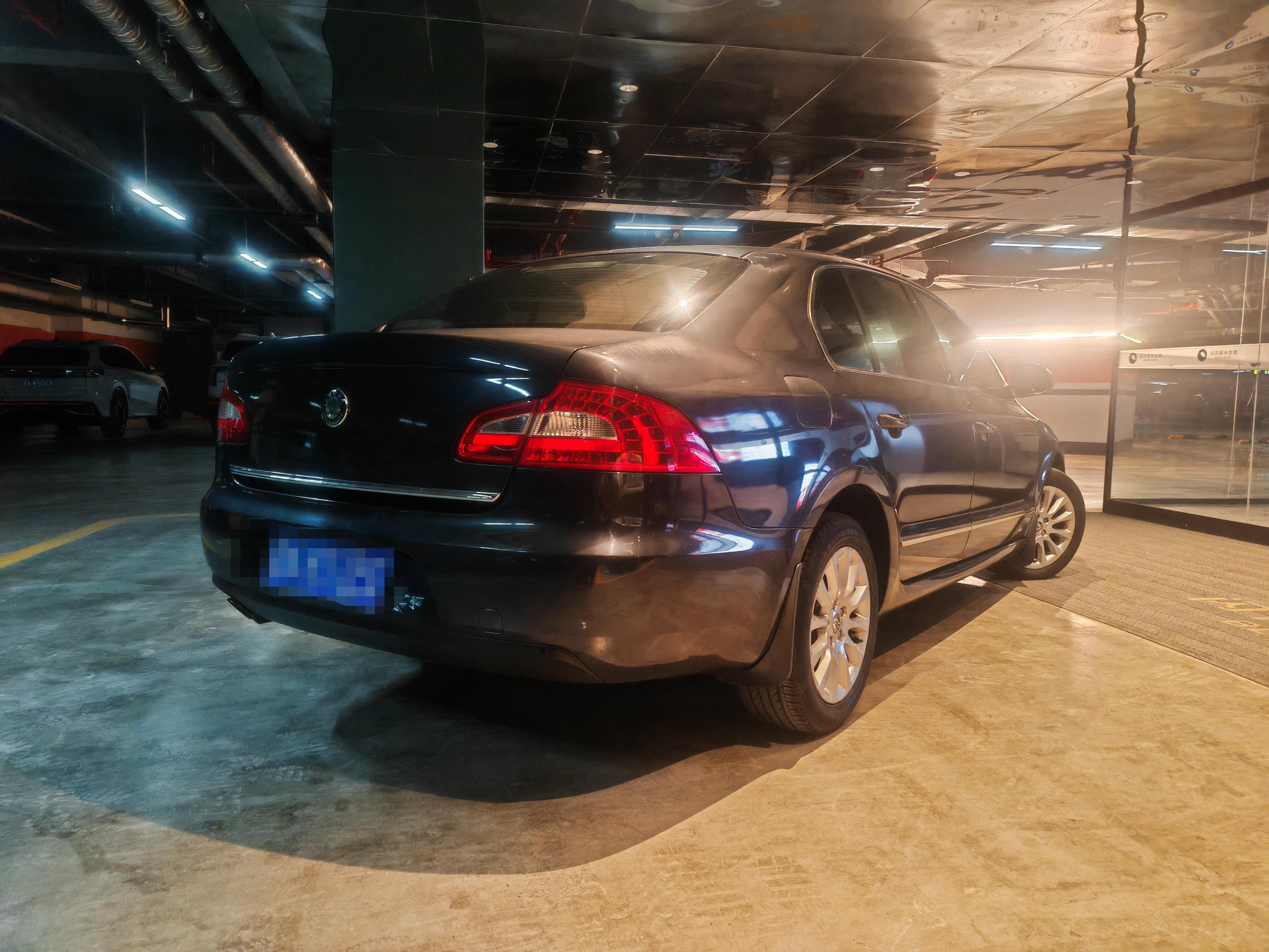 Skoda Octavia 2010 thumb 5