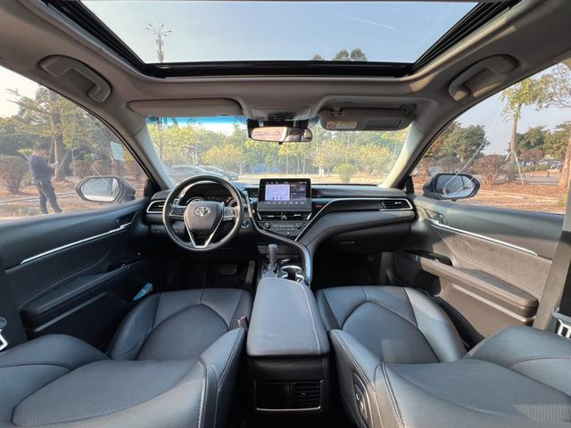 Toyota Camry 2023 thumb 2