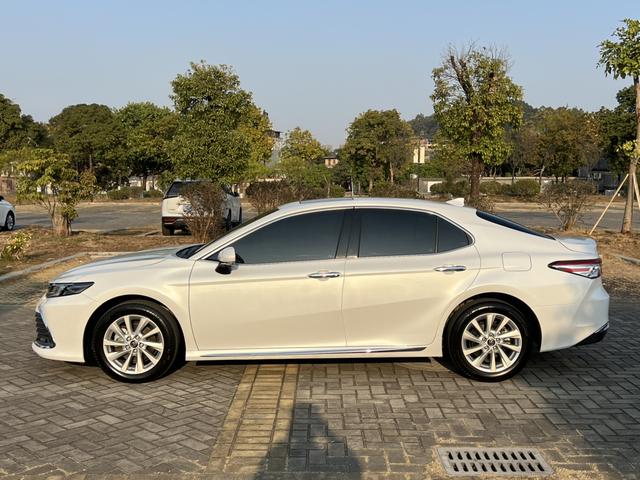 Toyota Camry 2023 thumb 5