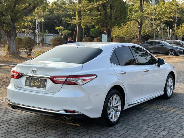 Toyota Camry 2023 thumb 8