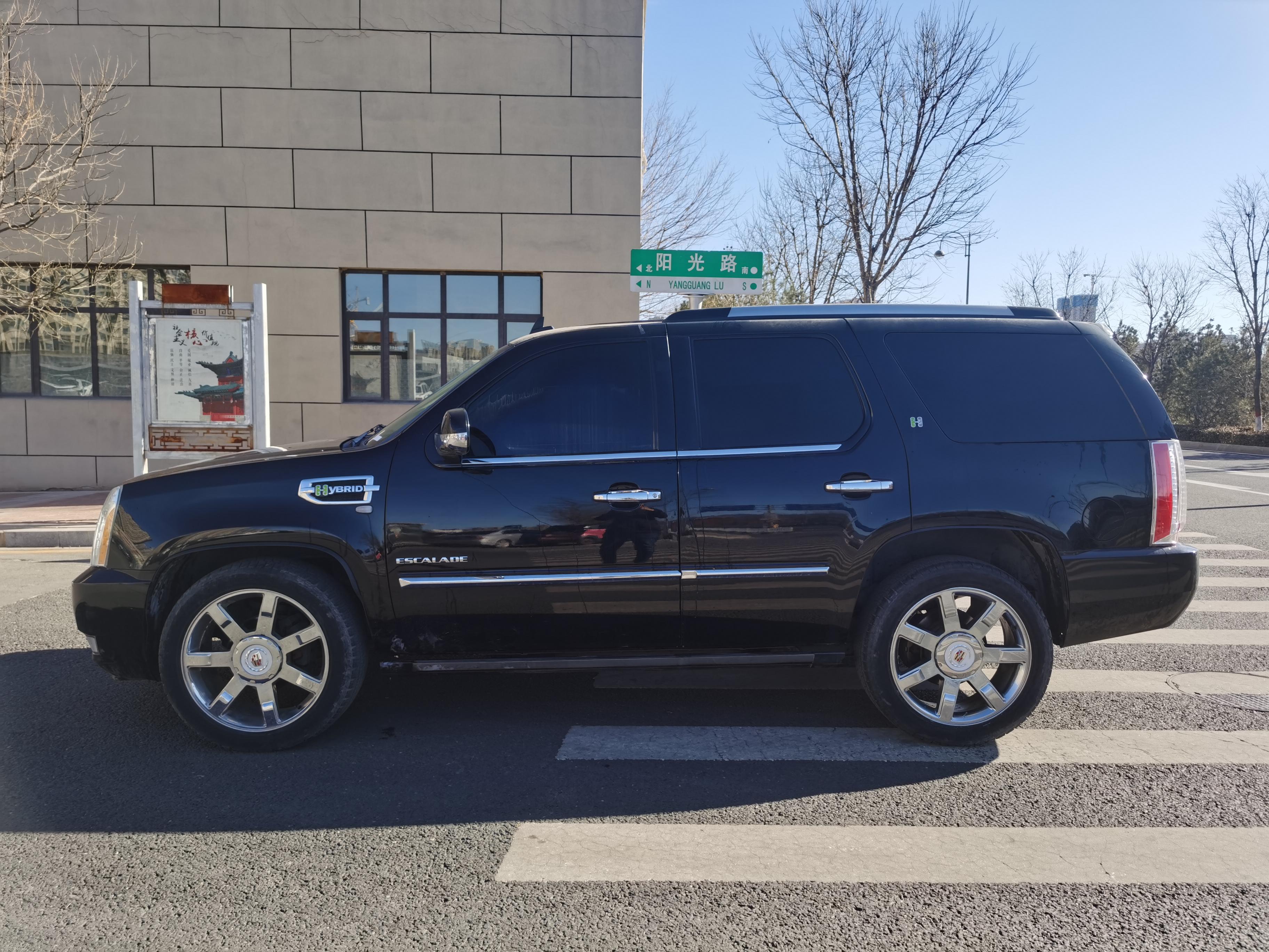 Cadillac Escalade 2011 thumb 2