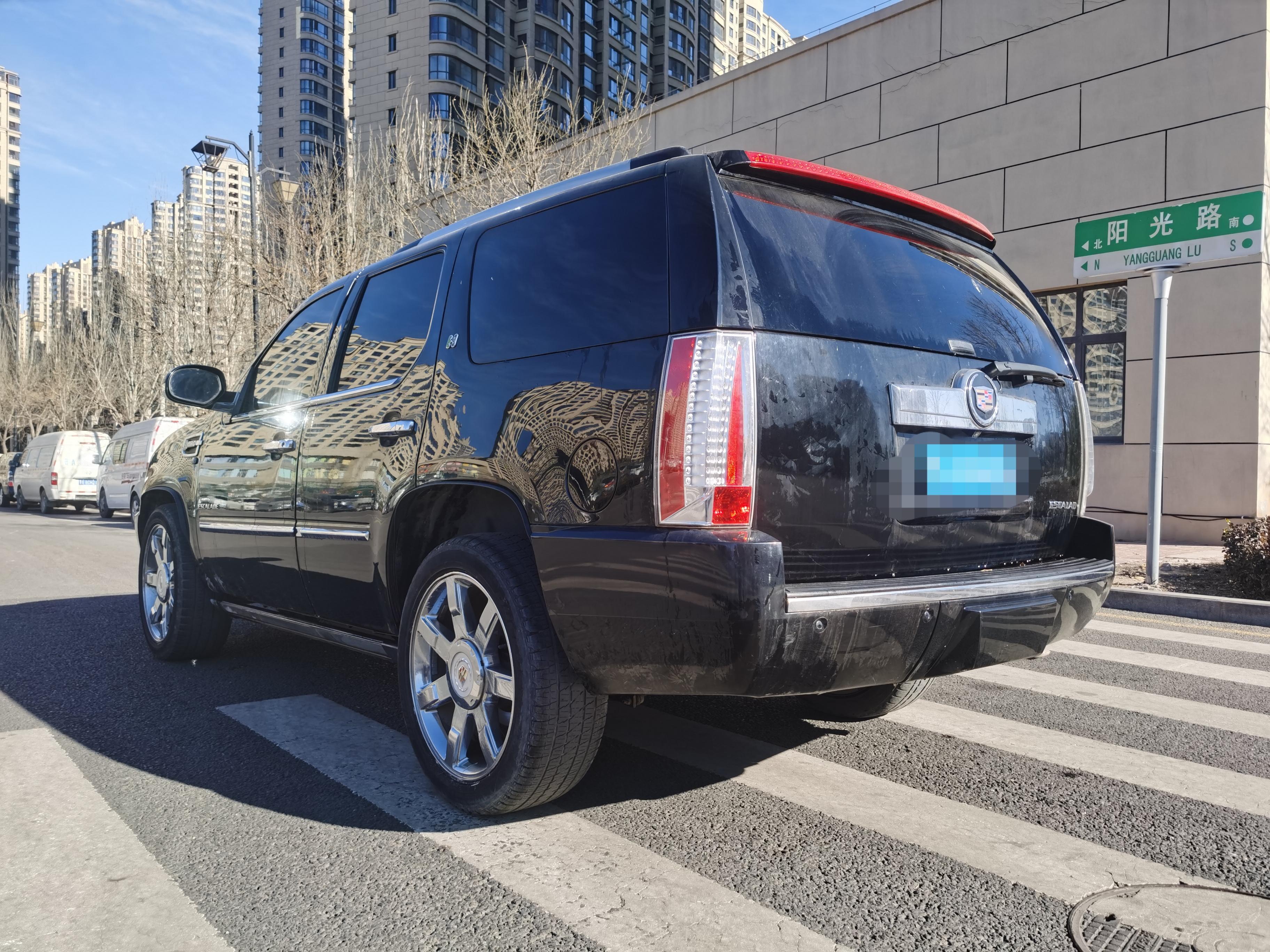 Cadillac Escalade 2011 thumb 3