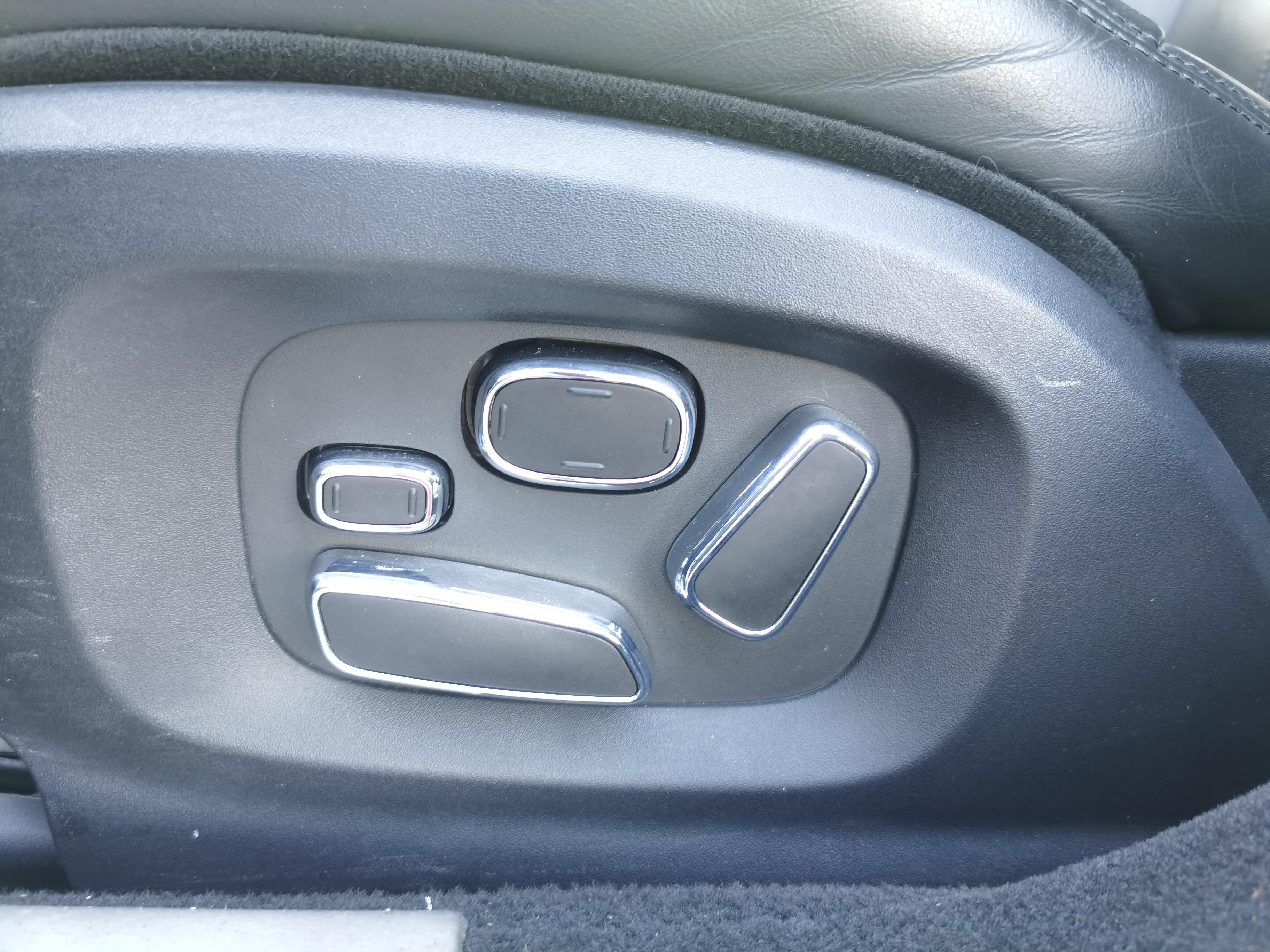 Jaguar XJ 2011 thumb 8
