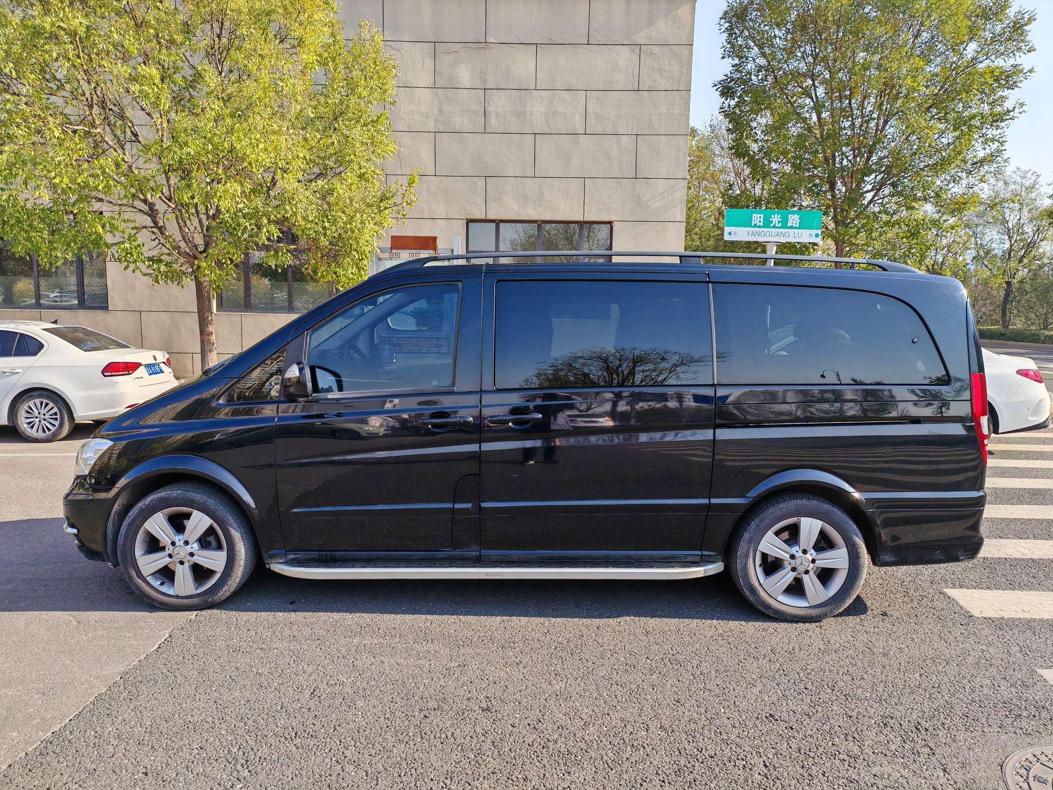Mercedes-Benz V-Class 2013 thumb 2